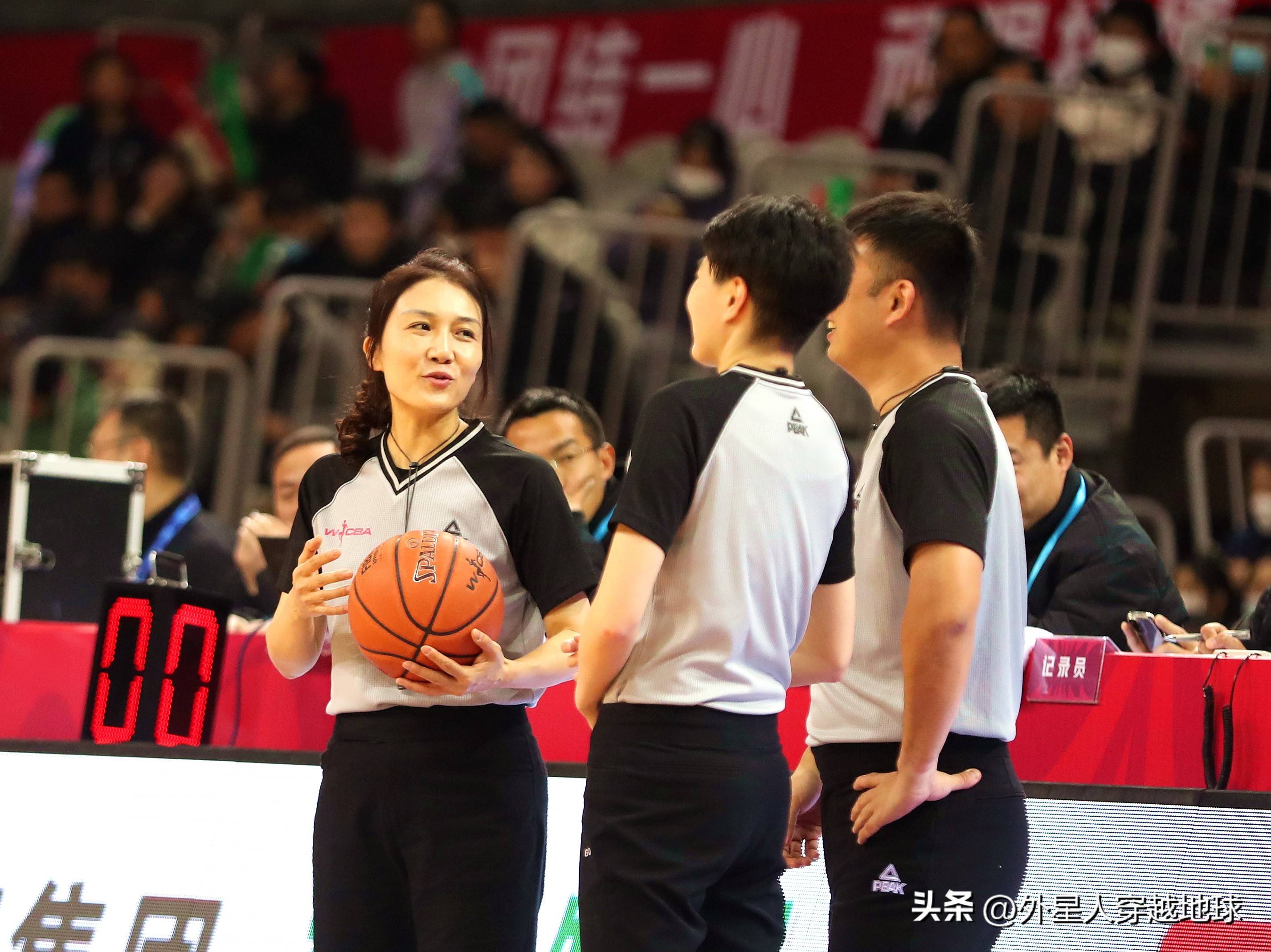 女篮夺得冠军，实力丝毫不差
