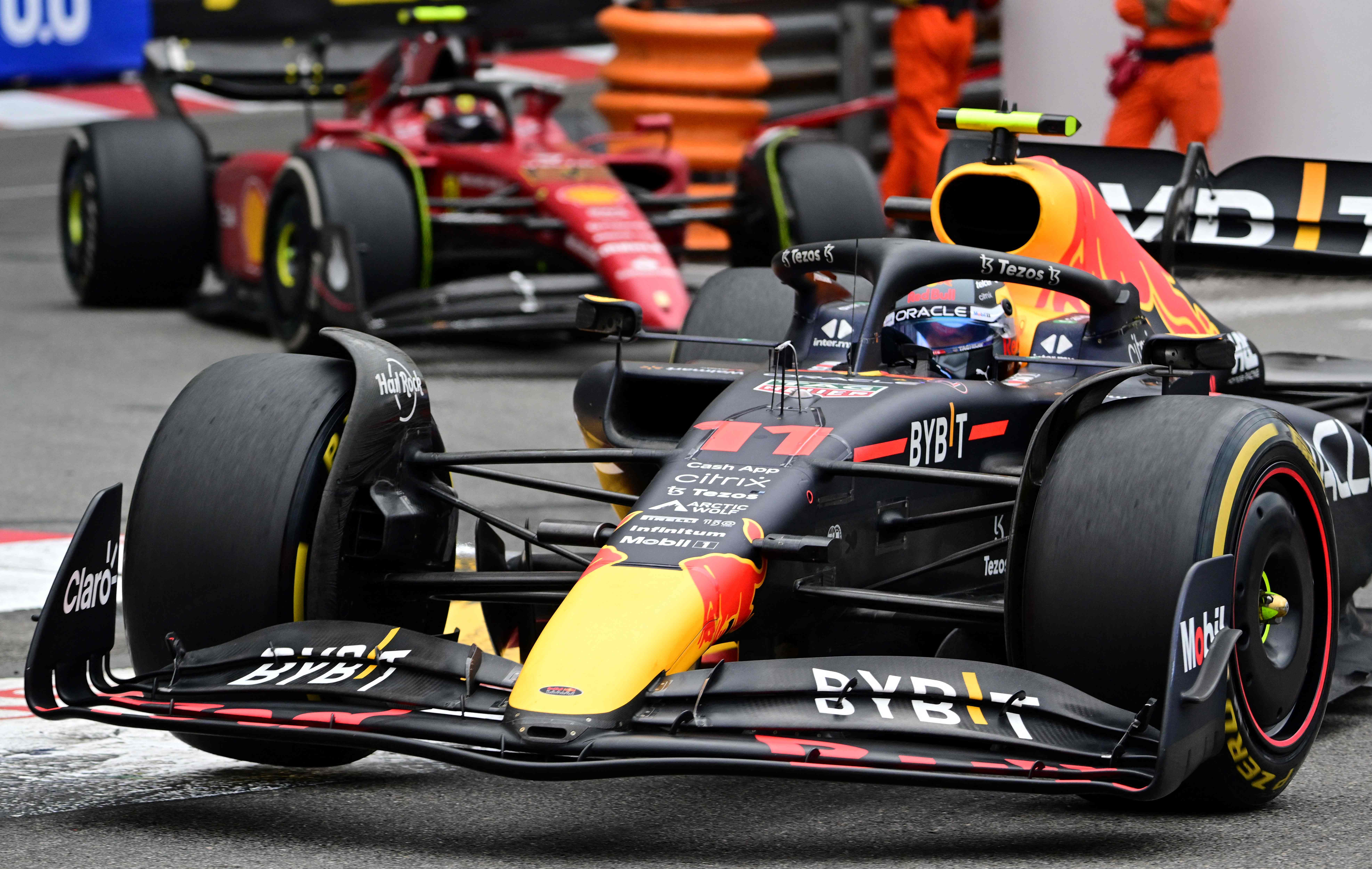 红牛车队横扫法拉利,佩雷兹扛起全队 红牛车队横扫法拉利,佩雷兹扛起全队