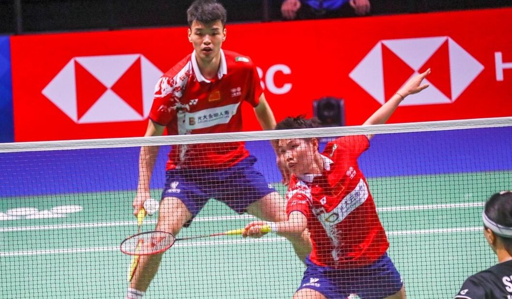 德国队鏖战丹麦队,黄鸭组合点燃赛场 德国队鏖战丹麦队,黄鸭组合点燃赛场